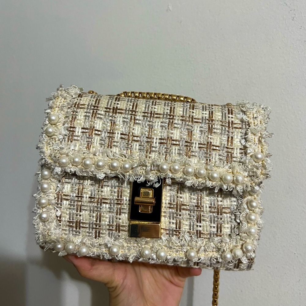 Beautiful white shoulder and crossbody bag